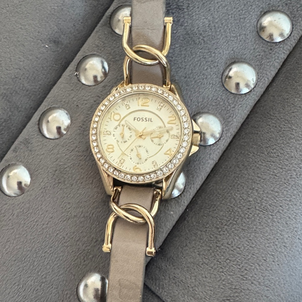 Fossil Women's Gold and Cream riley Watch ES3465